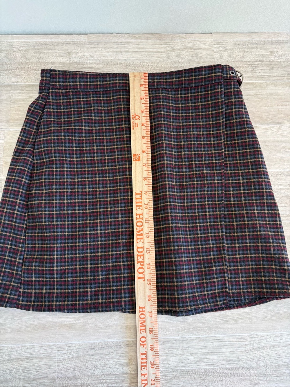 Hollister Plaid Mini Wrap Skirt Medium Back Zip EUC Dark Academia Collegiate - Picture 10 of 10